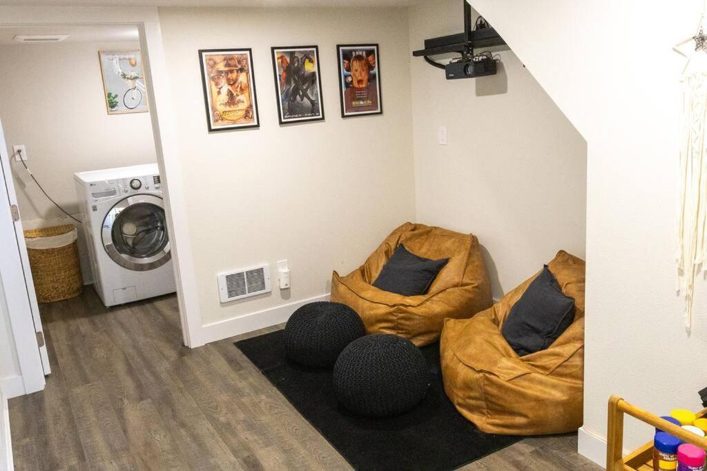 Waddle On Inn- Hot Tub, Pet Friendly, Fully Fenced, 5 Blocks To Beach! Holiday home Ocean Park