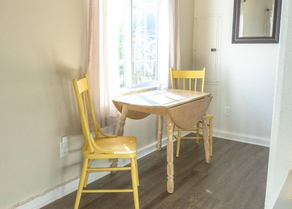 Holiday home Waddle On Inn- Hot Tub, Pet Friendly, Fully Fenced, 5 Blocks To Beach!